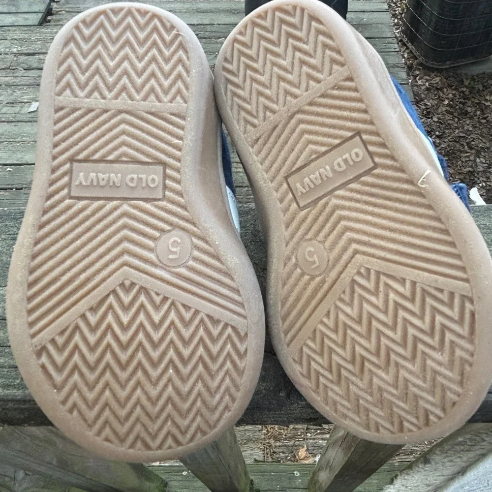 Old Navy Blue Toddler Sneakers with White Accent - Picture 2 of 4